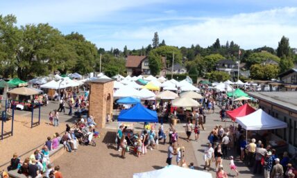 Victoria’s premier farmers market, Moss Street Farmers Market, operates year-round, featuring over 30 local, organic farmers and 120+ crafters, artisans, food and drink vendors, cideries, distillers, brewers, vintners, and more. Stroll through the market to browse the wares of our local artisans while enjoying live local music. Enjoy fantastic hot lunches or feast on snacks, baked goods, frozen treats, coffee, tea, or kombucha. All locally made, there’s something for everyone at Moss Street Farmers Market.